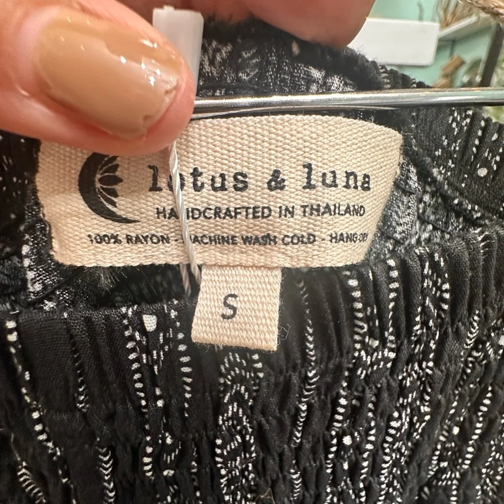 Black Cropped Tank Top with Black Patterned Harem Pants - Picture 5 of 5